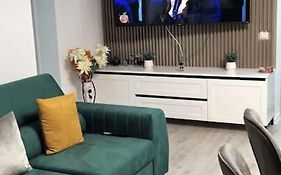Cris Residence